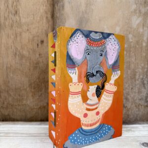La ragazza  e l’elefante
